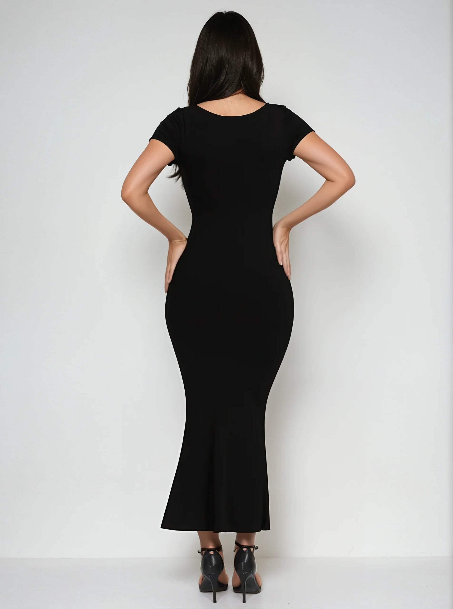 GC Maxi Shapewear-Kleid mit kurzen Ärmeln